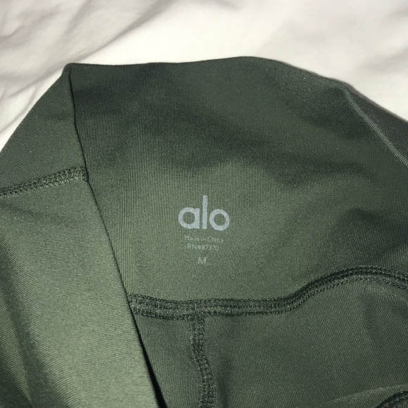 Alo Yoga High Waisted Ultimate Leggings - Picture 8 of 8
